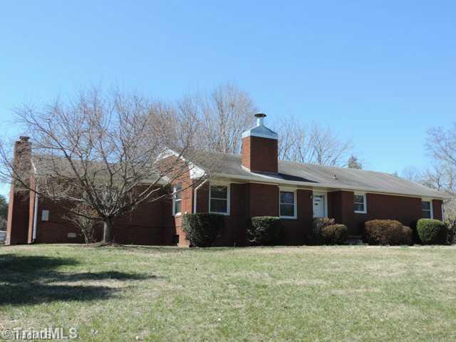 3915 Johnson St, High Point, NC 27265 photo 1