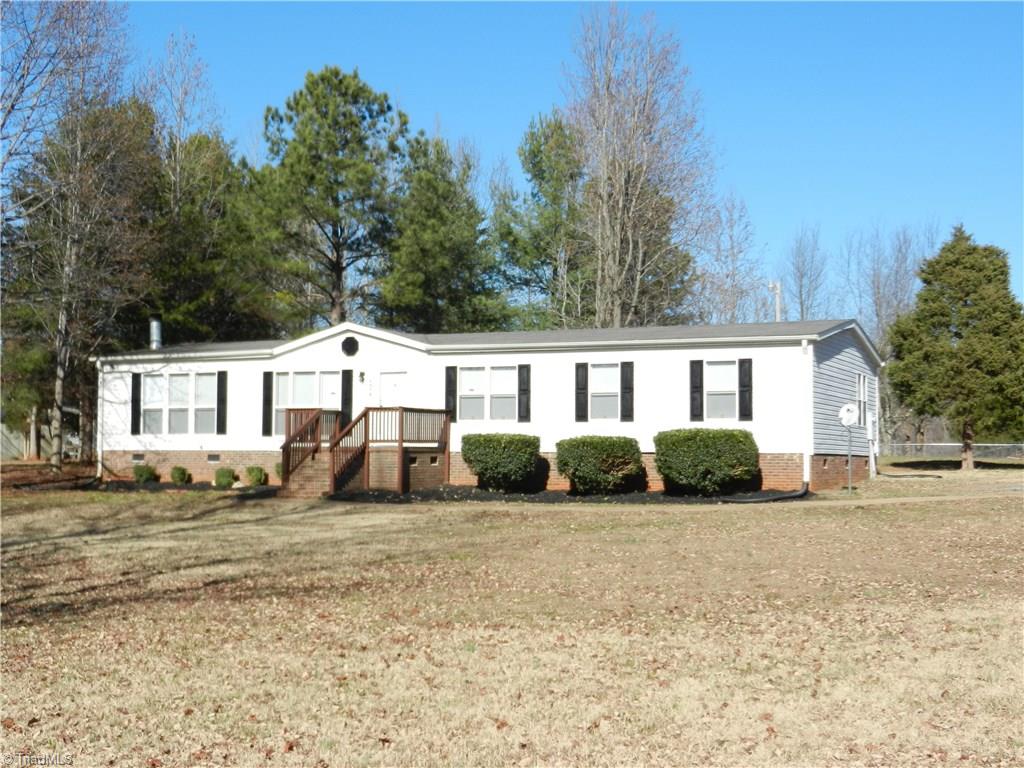 6894 Wright Rd, Thomasville, NC 27360 photo 1