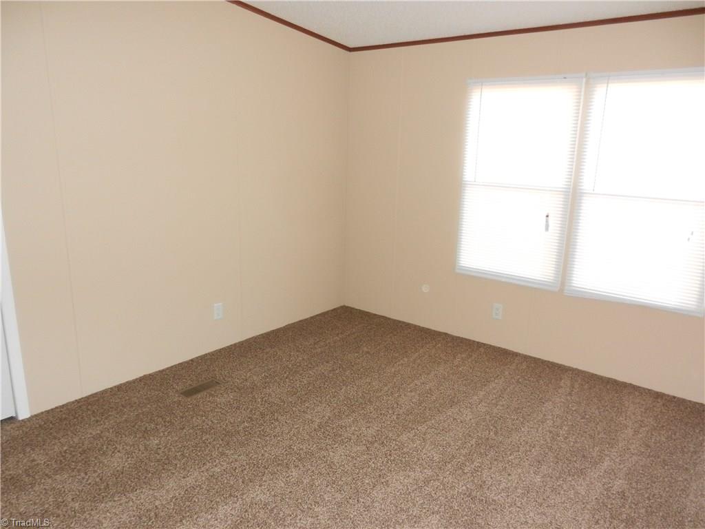6894 Wright Rd, Thomasville, NC 27360 photo 8
