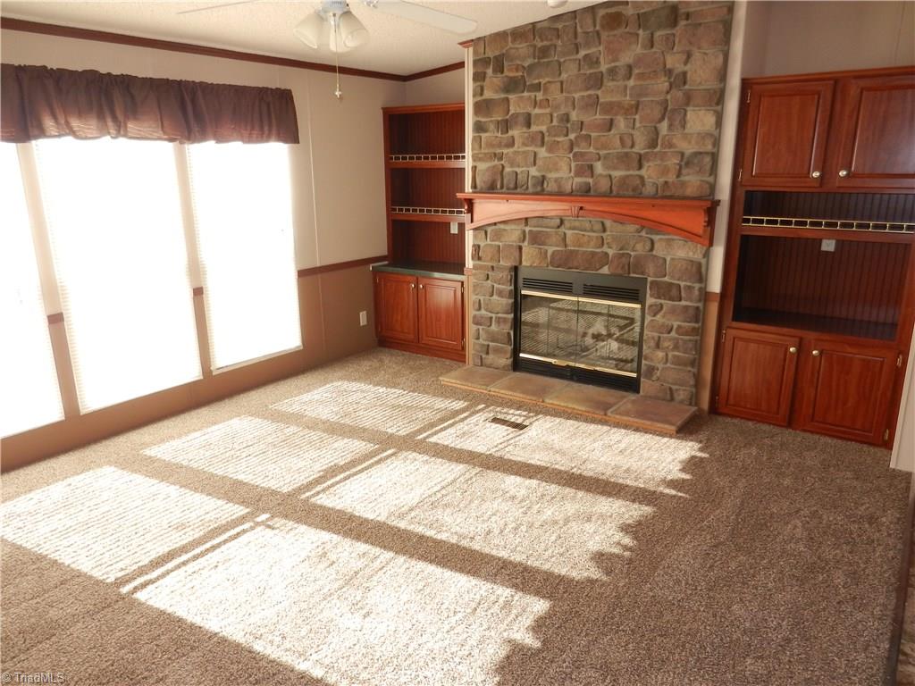 6894 Wright Rd, Thomasville, NC 27360 photo 4