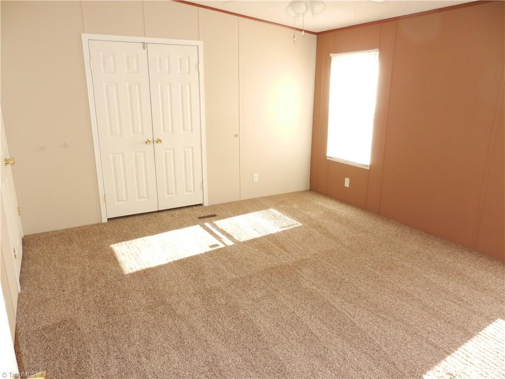 6894 Wright Rd, Thomasville, NC 27360 photo 7