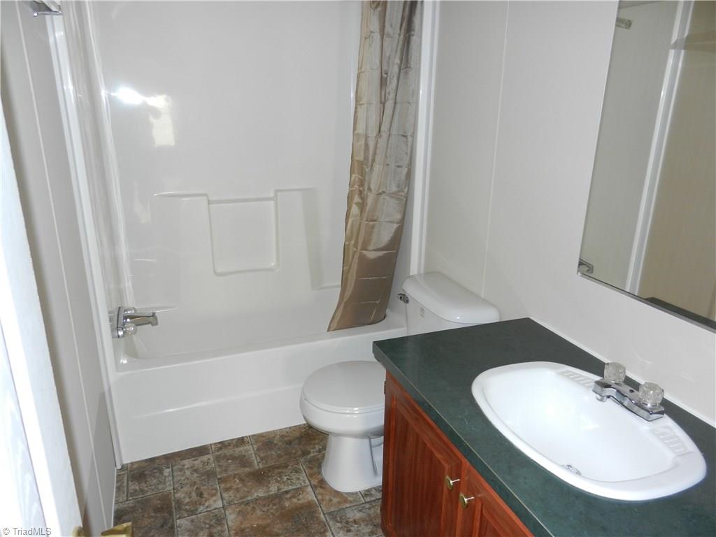 6894 Wright Rd, Thomasville, NC 27360 photo 9