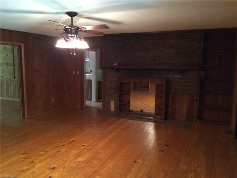 346 E Collins Ln, Dobson, NC 27017 photo 11