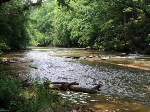 346 E Collins Ln, Dobson, NC 27017 photo 10