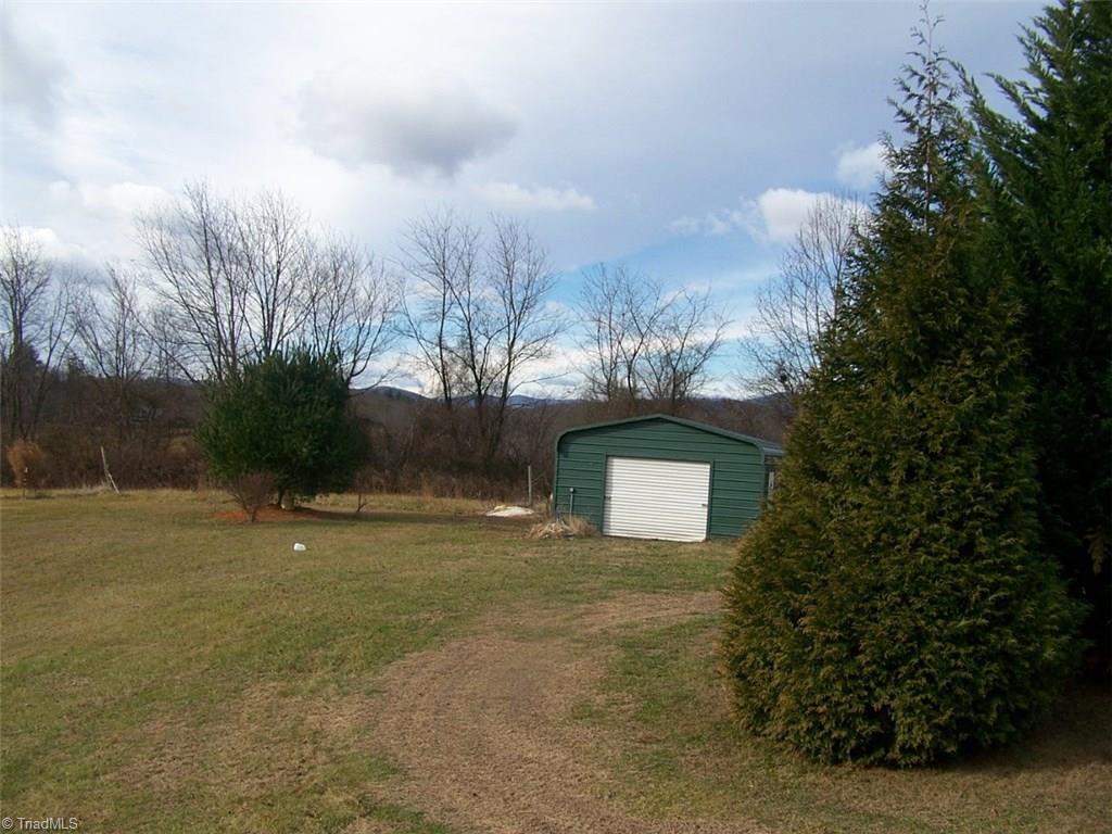 653 Flippin Rd, Lowgap, NC 27024 photo 14
