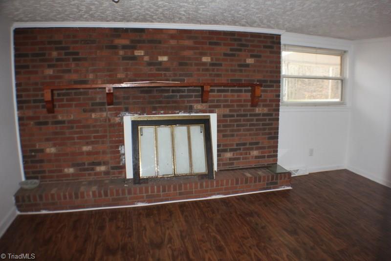 293 W Dodson Mill Rd, Pilot Mountain, NC 27041 photo 4