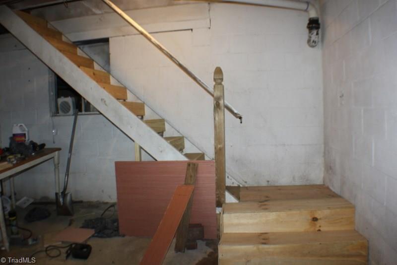 293 W Dodson Mill Rd, Pilot Mountain, NC 27041 photo 13