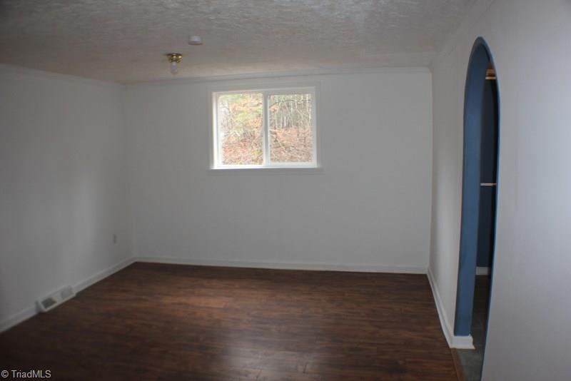 293 W Dodson Mill Rd, Pilot Mountain, NC 27041 photo 10