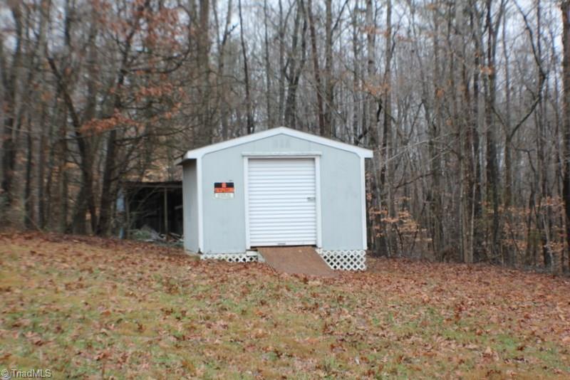 293 W Dodson Mill Rd, Pilot Mountain, NC 27041 photo 16