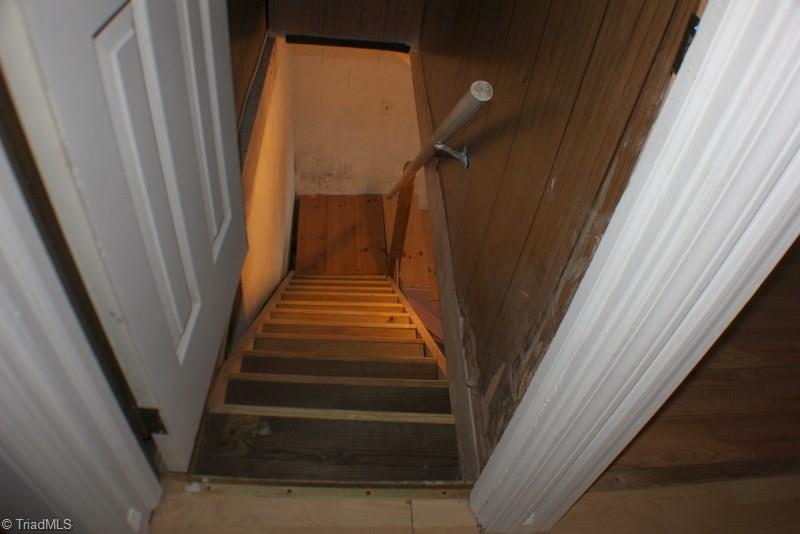 293 W Dodson Mill Rd, Pilot Mountain, NC 27041 photo 11