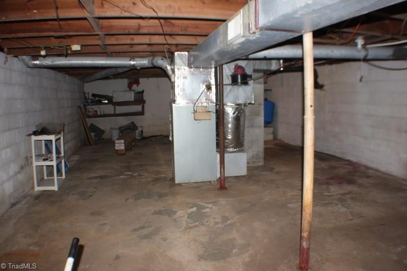 293 W Dodson Mill Rd, Pilot Mountain, NC 27041 photo 12