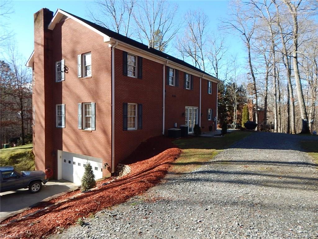 226 Windsor Park Dr, Dobson, NC 27017 photo 24