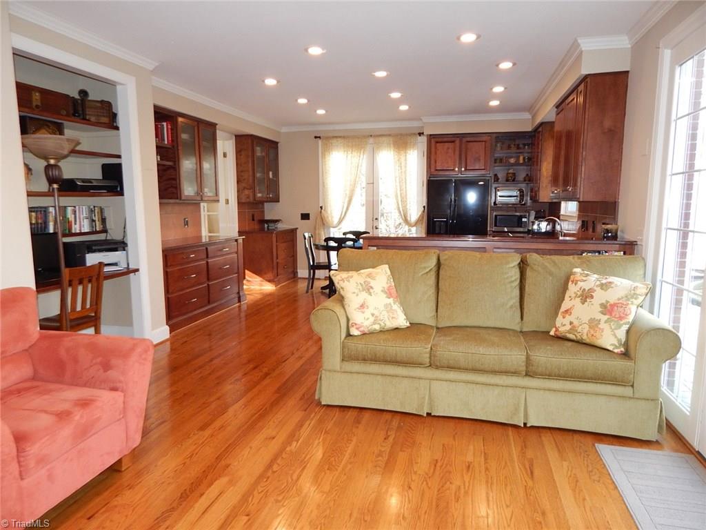 226 Windsor Park Dr, Dobson, NC 27017 photo 4