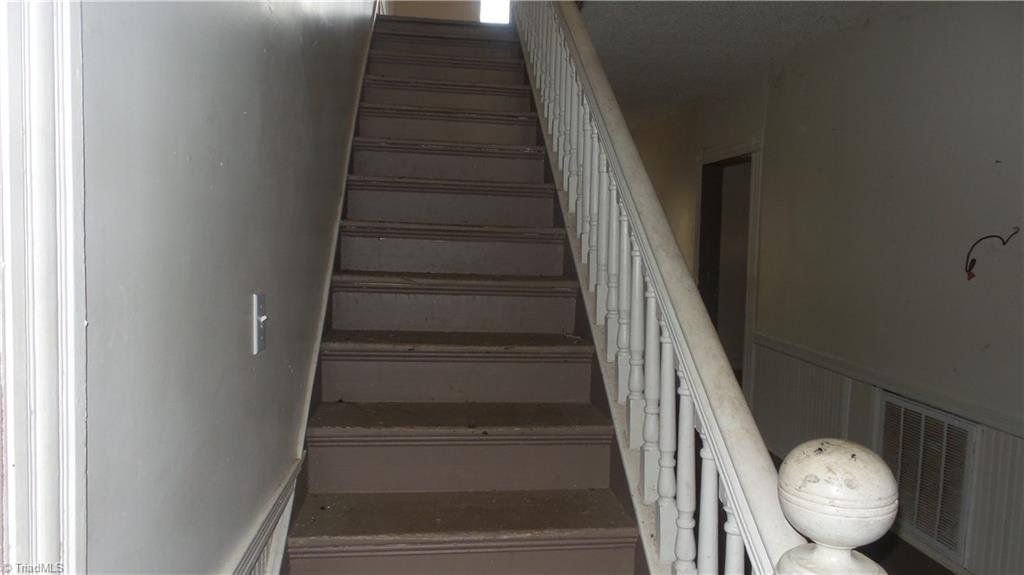 1127 Mill St, Pinnacle, NC 27043 photo 12