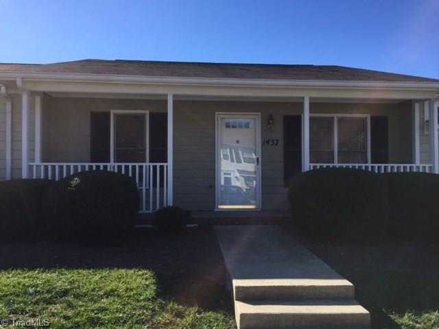 1437 Bailey Cir, High Point, NC 27262 photo 2
