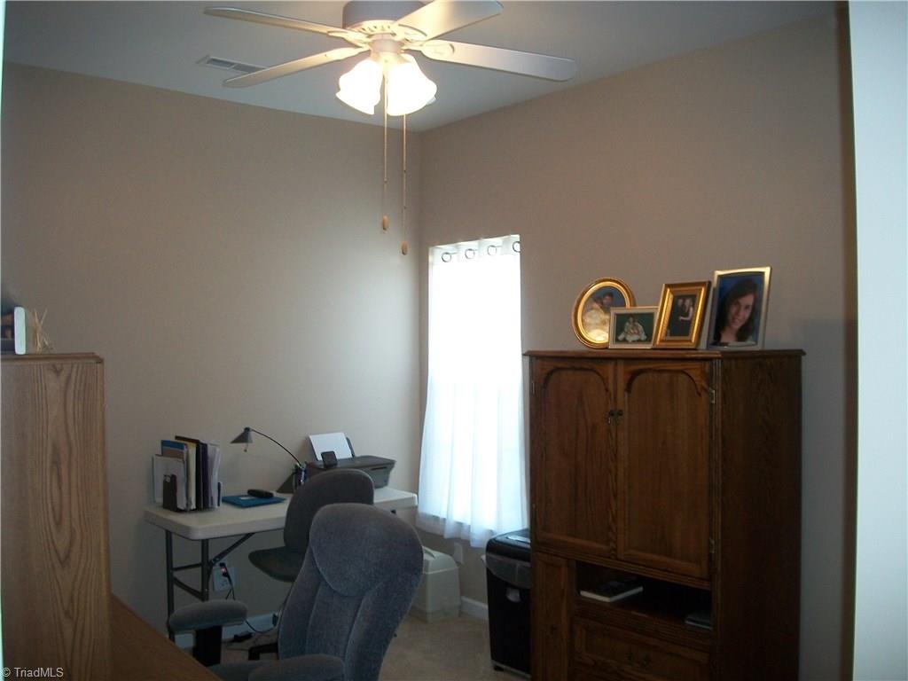 586 Forage Dr, High Point, NC 27265 photo 12