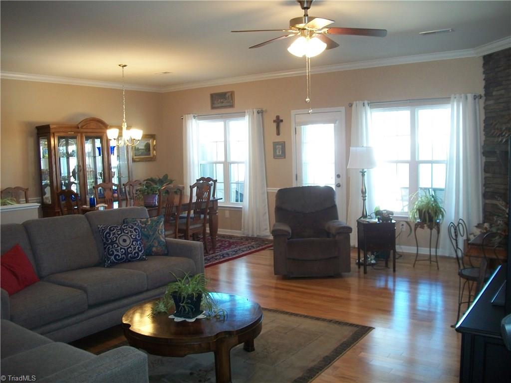 586 Forage Dr, High Point, NC 27265 photo 5