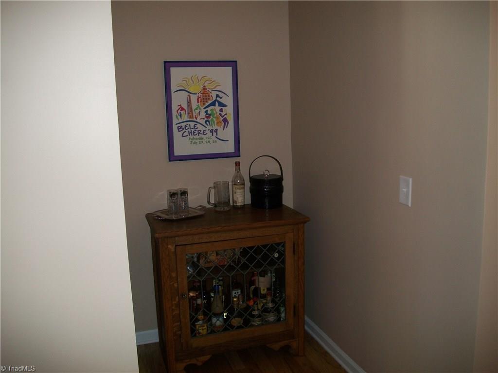 586 Forage Dr, High Point, NC 27265 photo 9