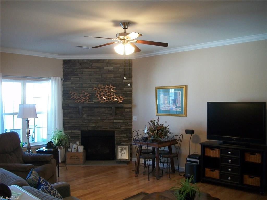 586 Forage Dr, High Point, NC 27265 photo 4