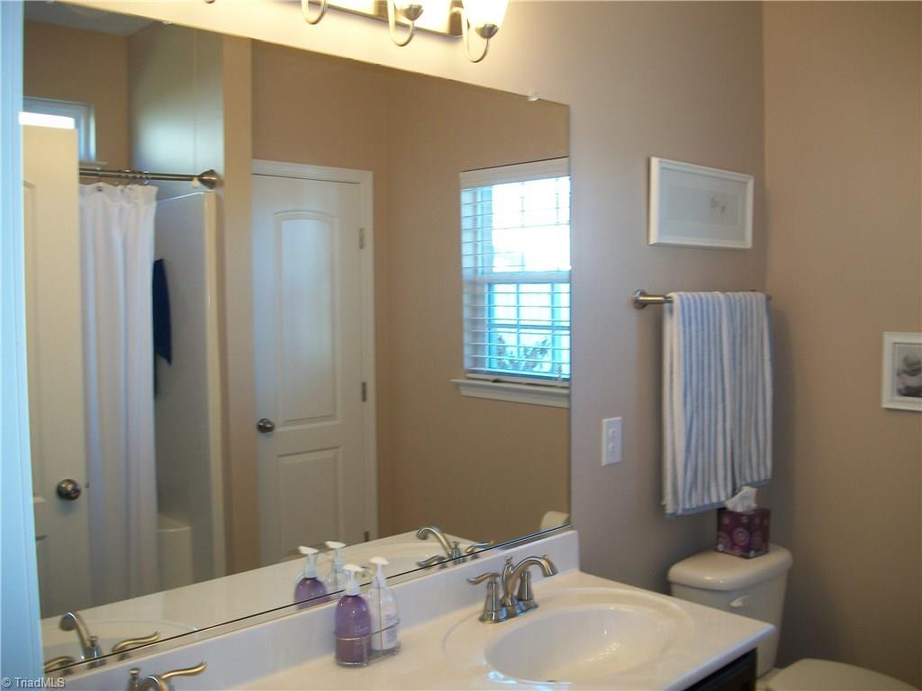 586 Forage Dr, High Point, NC 27265 photo 7