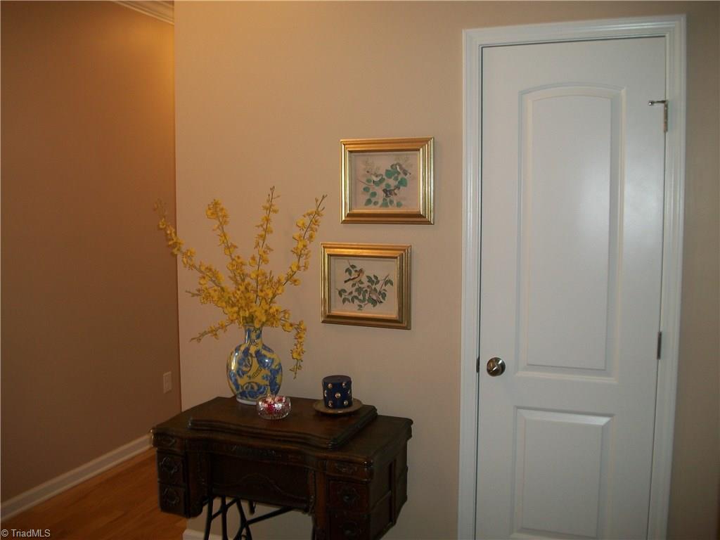 586 Forage Dr, High Point, NC 27265 photo 10