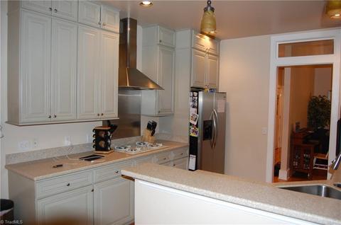 328 Melton Rd, Elkin, NC 28621 photo 4