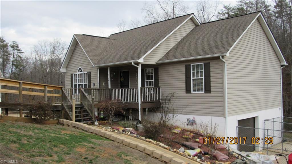 136 Conifer Ct, King, NC 27021 photo 1