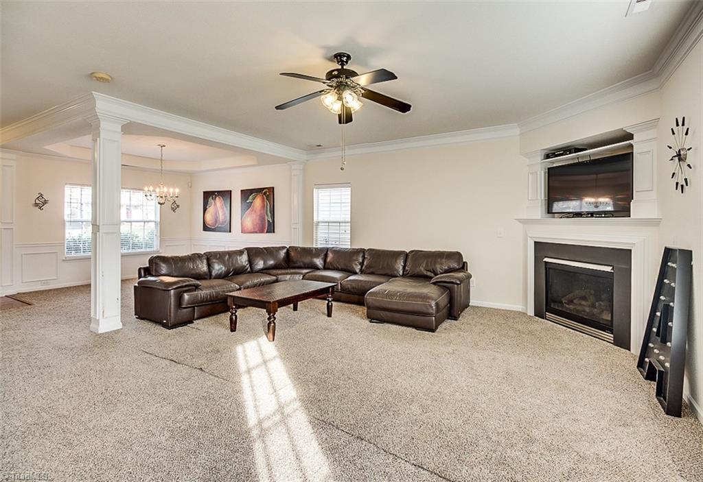 895 Hedgepath Ter, High Point, NC 27265 photo 4