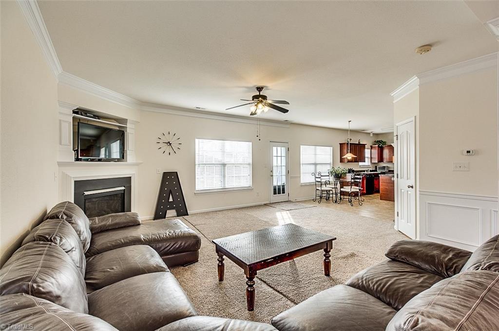 895 Hedgepath Ter, High Point, NC 27265 photo 6