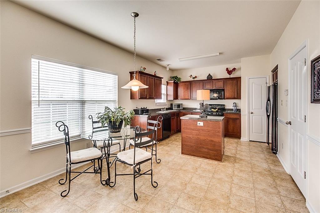 895 Hedgepath Ter, High Point, NC 27265 photo 7