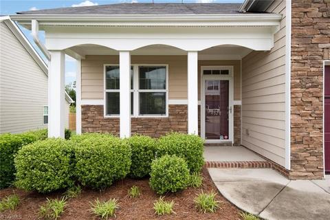 4528 Treebark Ln, High Point, NC 27265 photo 2