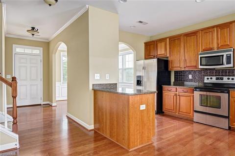 4528 Treebark Ln, High Point, NC 27265 photo 6