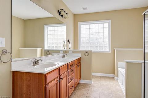 4528 Treebark Ln, High Point, NC 27265 photo 14