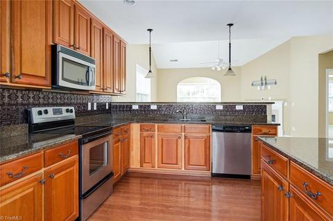 4528 Treebark Ln, High Point, NC 27265 photo 4