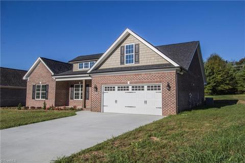 103 Solitaire Dr, Trinity, NC 27370 photo 2