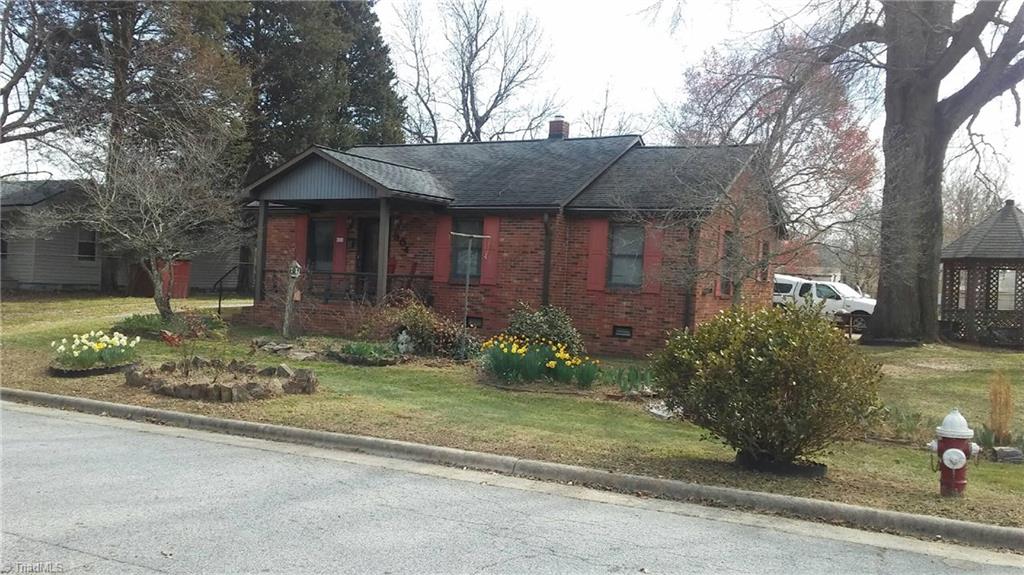 904 Nance Ave, High Point, NC 27263 photo 1