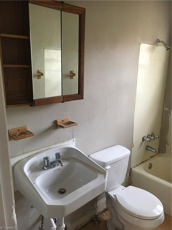 811 Mint Ave, High Point, NC 27260 photo 8