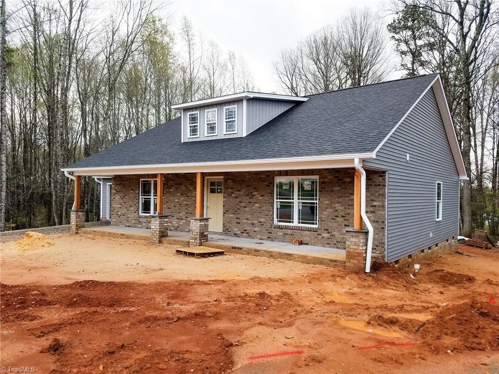 129 Calloway Ct, King, NC 27021 photo 1