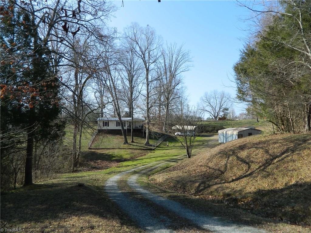 4665 Peaceful Ln, Trinity, NC 27370 photo 4