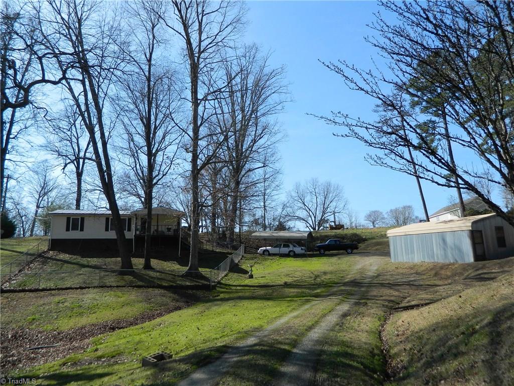 4665 Peaceful Ln, Trinity, NC 27370 photo 3