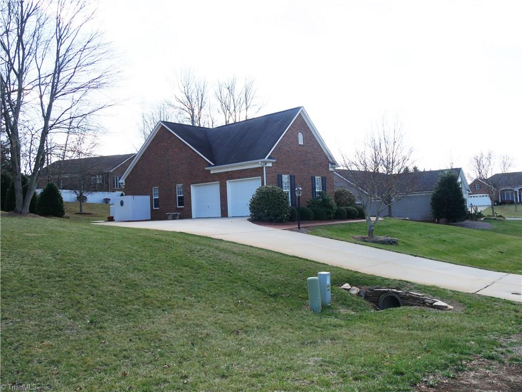 205 Cotswold Ln, King, NC 27021 photo 3