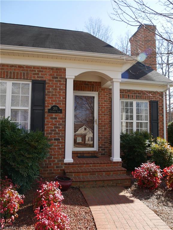 205 Cotswold Ln, King, NC 27021 photo 2