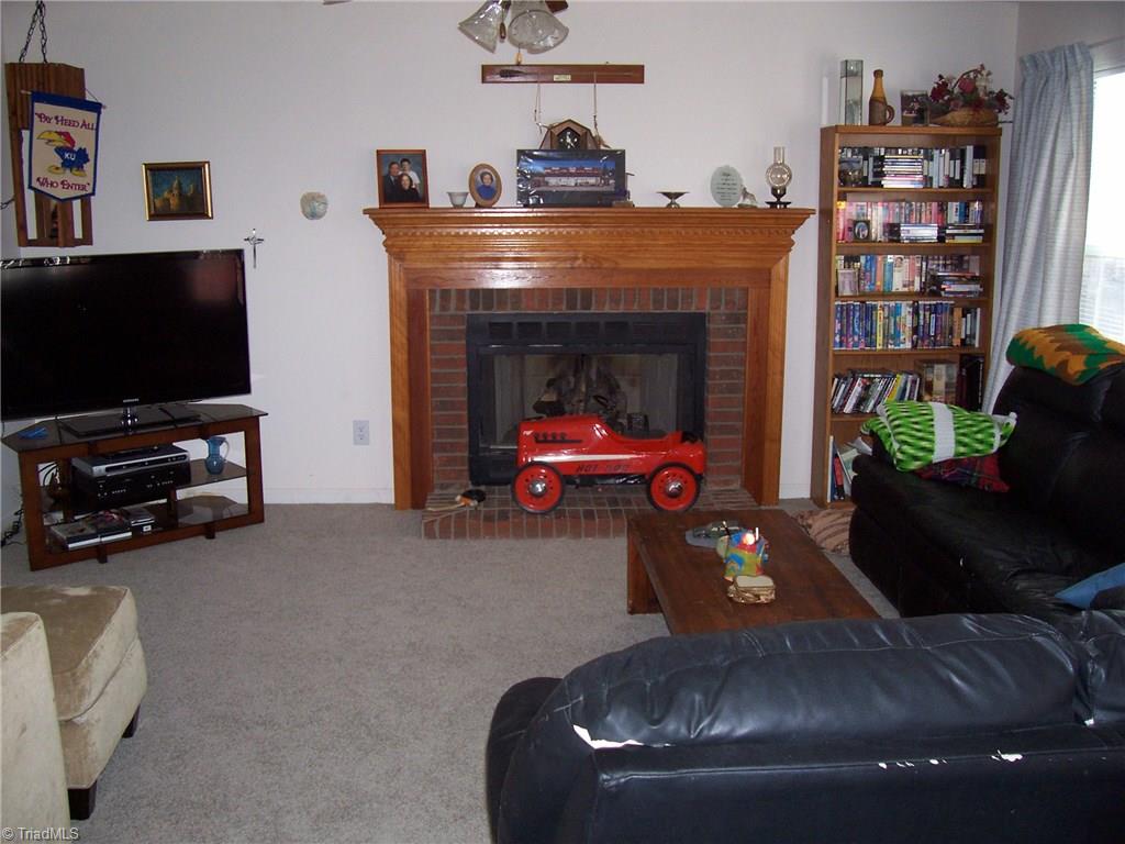 3000 Timberwolf Ave, High Point, NC 27265 photo 9