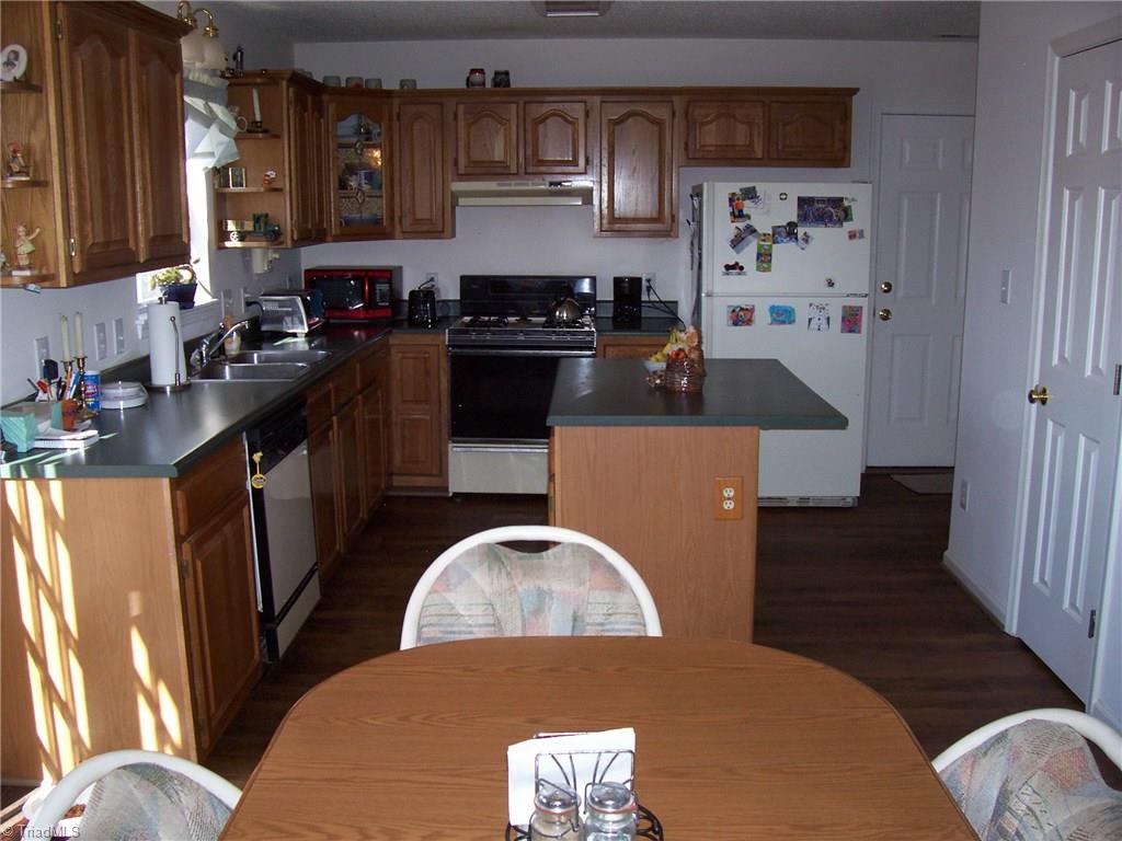 3000 Timberwolf Ave, High Point, NC 27265 photo 7