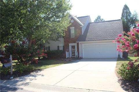 4207 Beacon Ridge Dr, High Point, NC 27265 photo 1