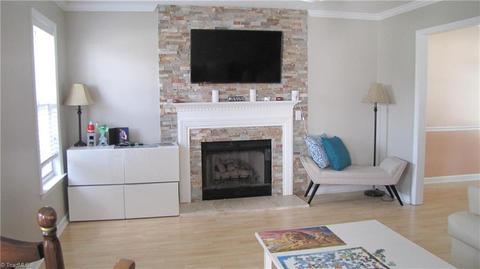 4207 Beacon Ridge Dr, High Point, NC 27265 photo 2