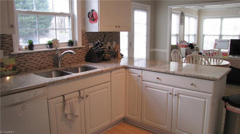 4207 Beacon Ridge Dr, High Point, NC 27265 photo 9