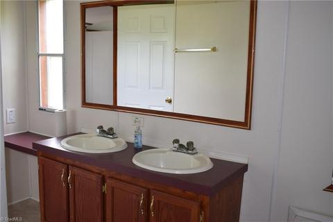 6541 Eagle Landing Dr, Trinity, NC 27370 photo 8