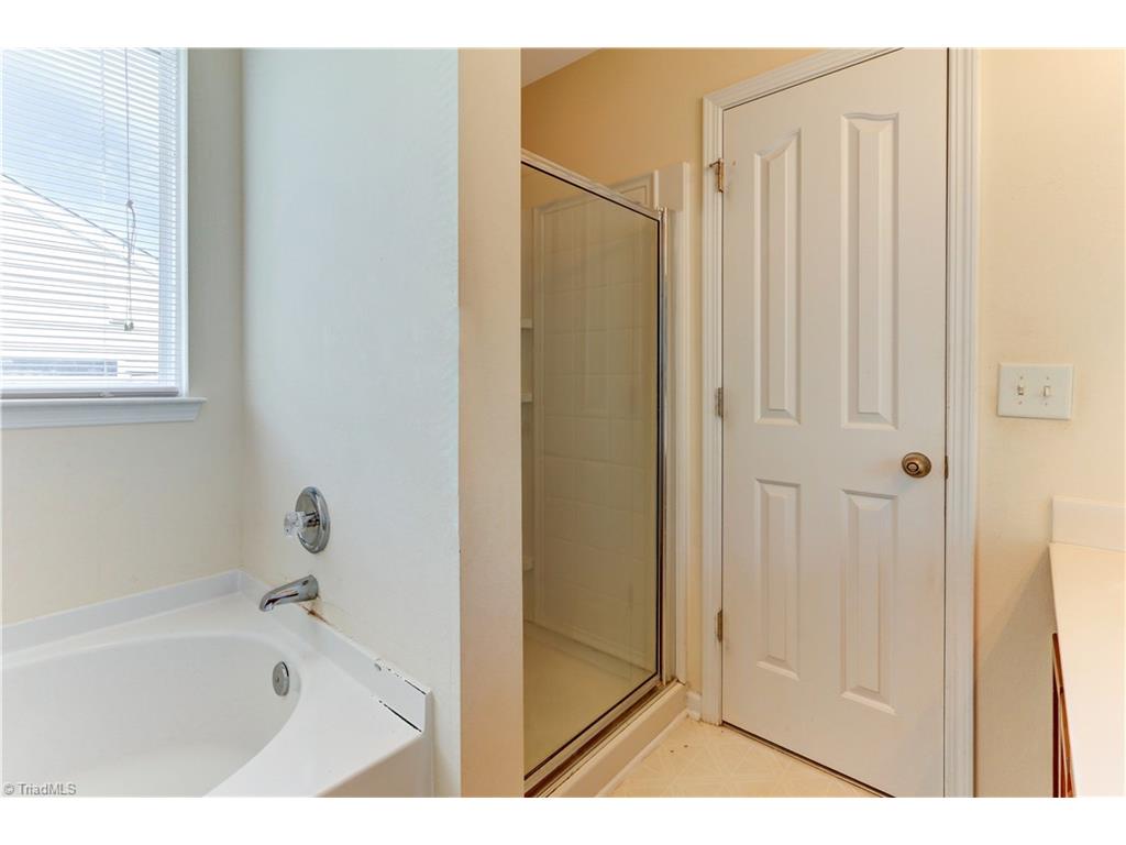 2139 Cliffvale Dr, High Point, NC 27262 photo 18