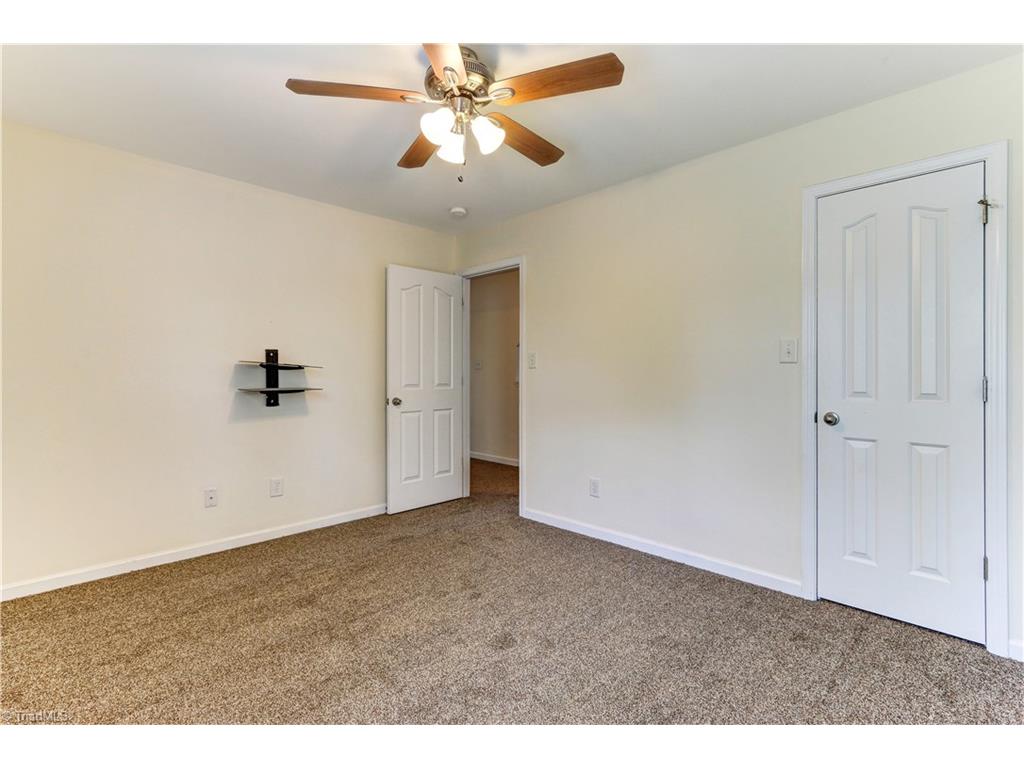 2139 Cliffvale Dr, High Point, NC 27262 photo 23